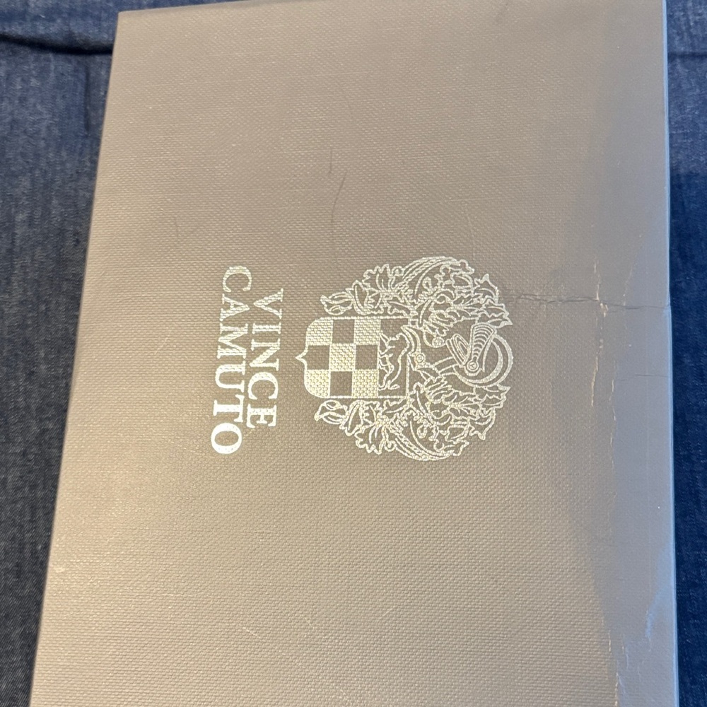 Vince Camuto Embossed Crest Box - Taupe